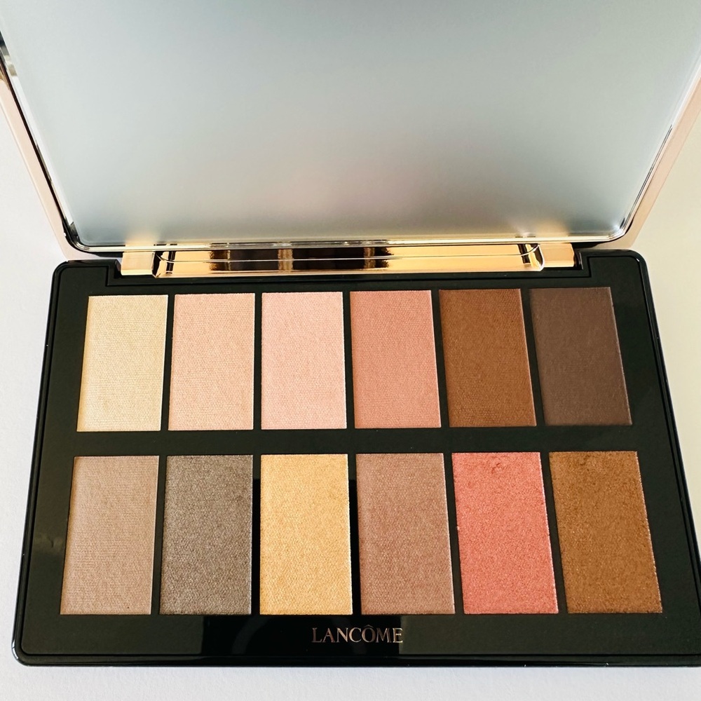 Multi-Color Eyeshadow Palette